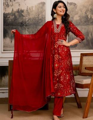 women ethnic motifs printed regular thread work kurta with trousers & with dupatta 1