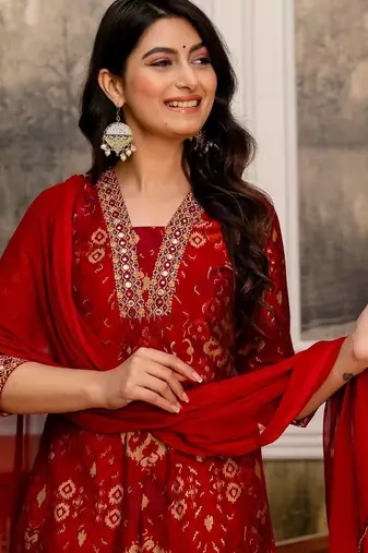 women ethnic motifs printed regular thread work kurta with trousers & with dupatta