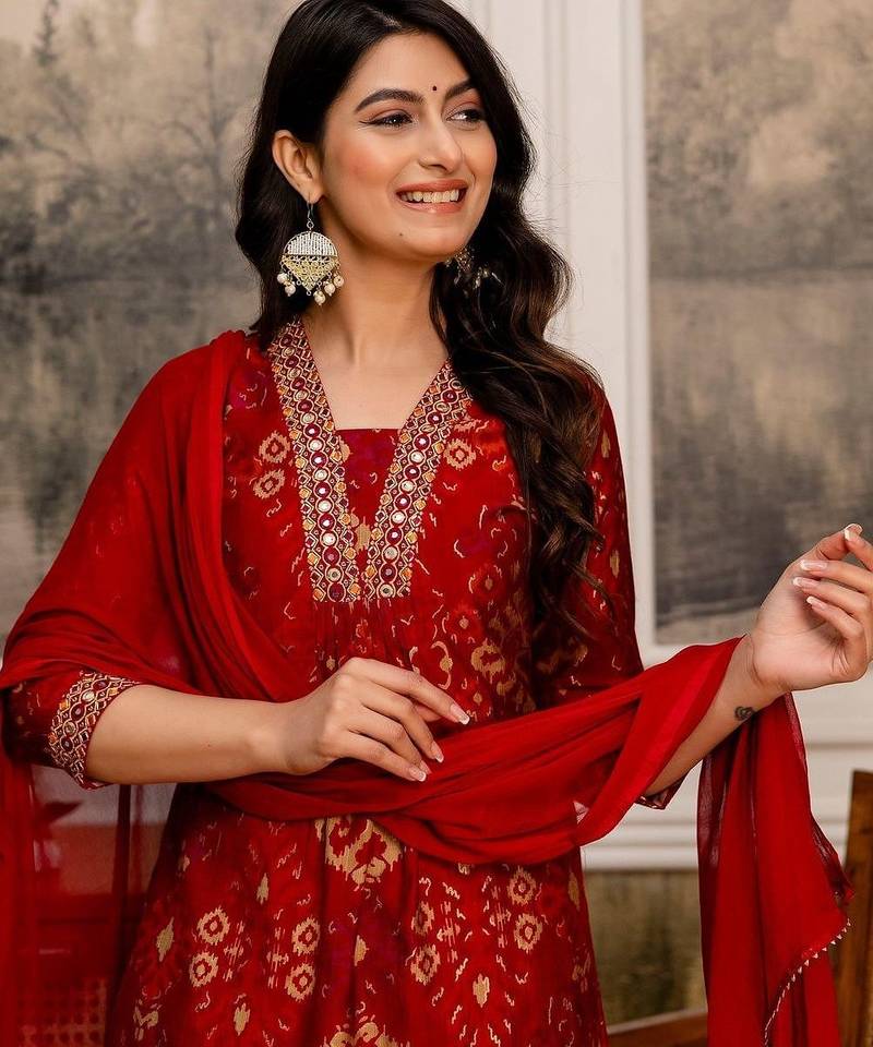 women ethnic motifs printed regular thread work kurta with trousers & with dupatta
