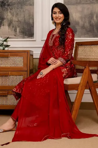 women ethnic motifs printed regular thread work kurta with trousers & with dupatta