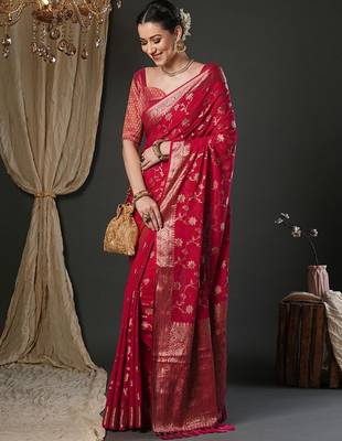 Pink woven design zari  georgette kanjeevaram saree 4