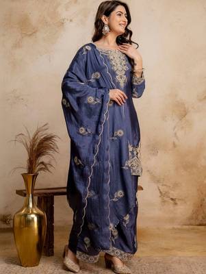 women embroidered regular kurta with palazzos & with dupatta 5