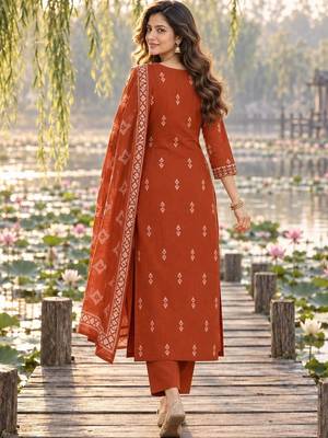 women ethnic motifs printed regular mirror work  cotton kurta with trousers & with dupatta 3