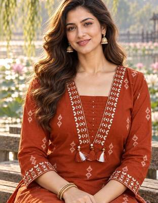 women ethnic motifs printed regular mirror work  cotton kurta with trousers & with dupatta 4