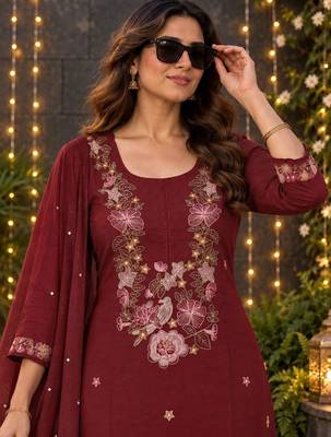 women ethnic motifs embroidered regular thread work  cotton kurta with trousers & with 4