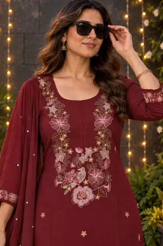 women ethnic motifs embroidered regular thread work  cotton kurta with trousers & with