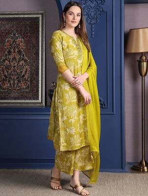 women floral printed kurta with palazzos & dupatta 3