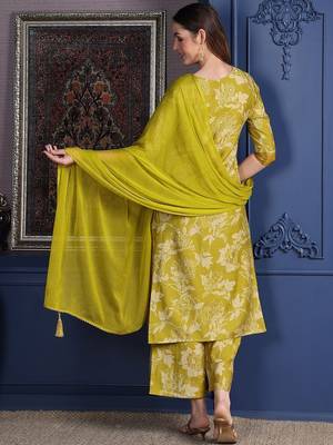 women floral printed kurta with palazzos & dupatta 5