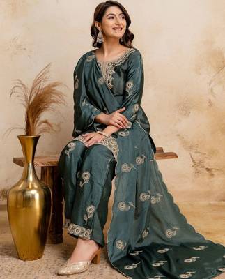 women embroidered regular kurta with palazzos & with dupatta 3