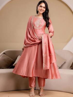 women ethnic motifs embroidered regular thread work  silk kurta with trousers & with dupatta 1