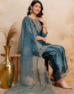 women embroidered regular kurta with palazzos & with dupatta 3