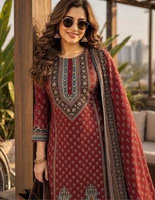women ethnic motifs printed regular  silk kurta & trousers with dupatta 3