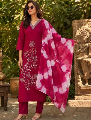 women floral embroidered regular thread work kurta with trousers & with dupatta 1