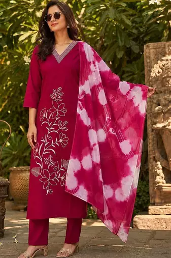 women floral embroidered regular thread work kurta with trousers & with dupatta