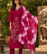 women floral embroidered regular thread work kurta with trousers & with dupatta