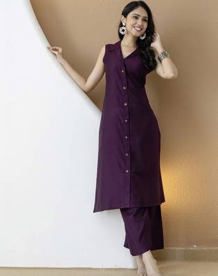 women regular kurta with palazzos 3
