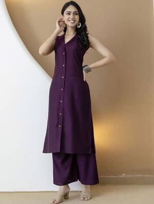women regular kurta with palazzos 4