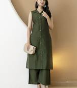 women regular kurta with palazzos