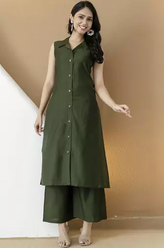 women regular kurta with palazzos