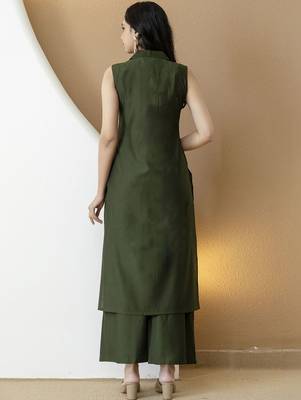 women regular kurta with palazzos 3