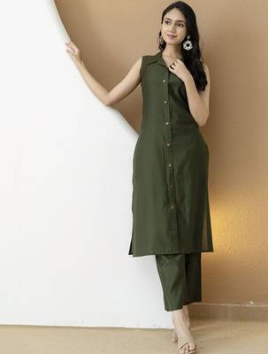 women regular kurta with palazzos 4