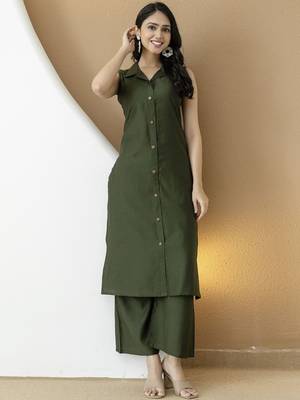women regular kurta with palazzos 6