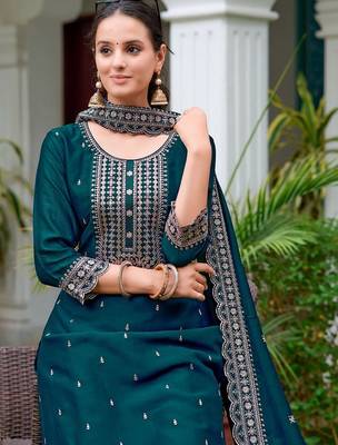 women ethnic motifs embroidered regular thread work kurta with patiala & with dupatta 3
