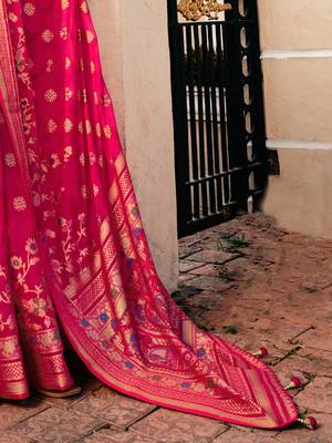 Pink floral zari poly georgette saree 5