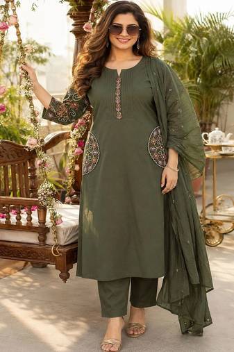 women ethnic motifs embroidered regular thread work  cotton kurta with trousers & with
