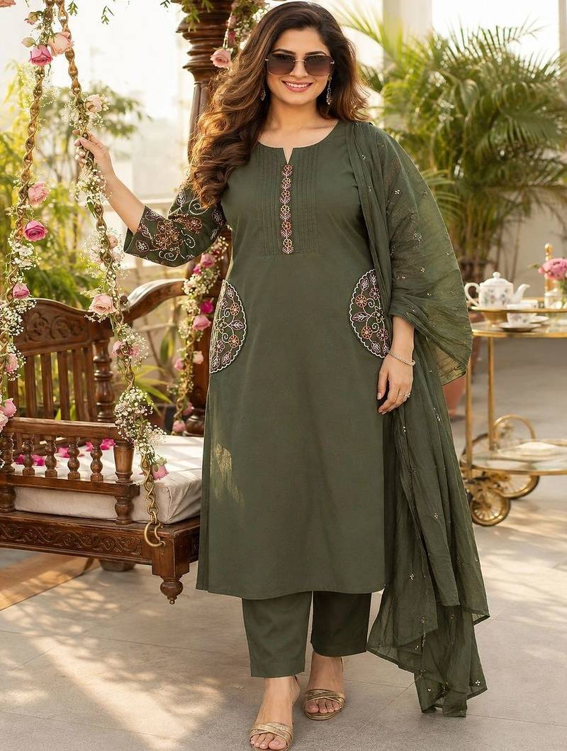 women ethnic motifs embroidered regular thread work  cotton kurta with trousers & with