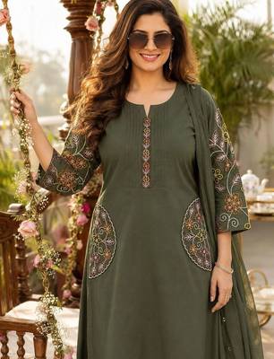 women ethnic motifs embroidered regular thread work  cotton kurta with trousers & with 2