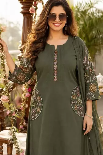 women ethnic motifs embroidered regular thread work  cotton kurta with trousers & with