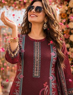 women floral printed regular kurta with trousers & with dupatta 2