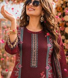 women floral printed regular kurta with trousers & with dupatta