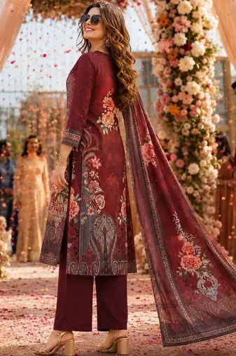 women floral printed regular kurta with trousers & with dupatta