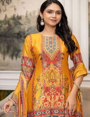 women ethnic motifs printed regular mirror work kurta with palazzos & with dupatta 6