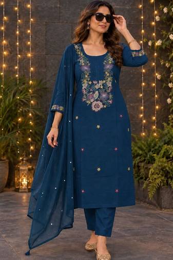 women ethnic motifs embroidered regular thread work  cotton kurta with trousers & with