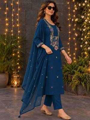 women ethnic motifs embroidered regular thread work  cotton kurta with trousers & with 3