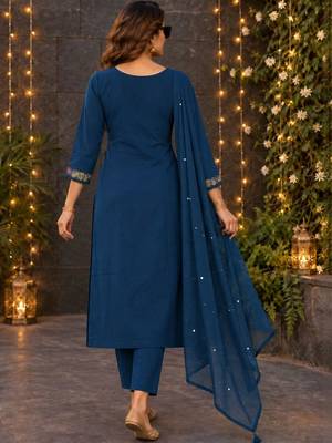 women ethnic motifs embroidered regular thread work  cotton kurta with trousers & with 4