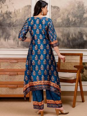 women ethnic motifs printed regular kurta with palazzos & with dupatta 2
