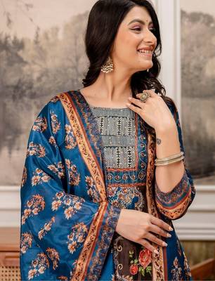 women ethnic motifs printed regular kurta with palazzos & with dupatta 4