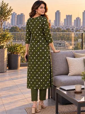 women printed regular  cotton kurta with trousers & with dupatta 4