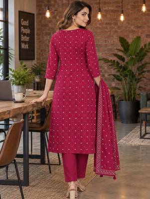 women ethnic motifs printed regular  cotton kurta with trousers & with dupatta 4