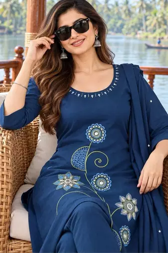 women ethnic motifs embroidered regular thread work  cotton kurta with trousers & with
