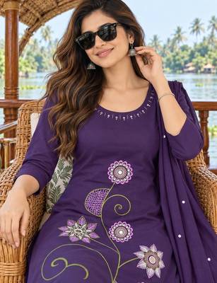 women floral embroidered regular  cotton kurta with trousers & with dupatta 2