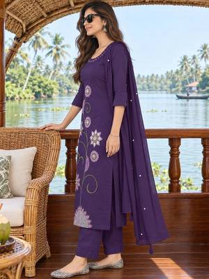 women floral embroidered regular  cotton kurta with trousers & with dupatta 4