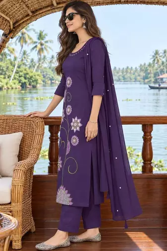 women floral embroidered regular  cotton kurta with trousers & with dupatta