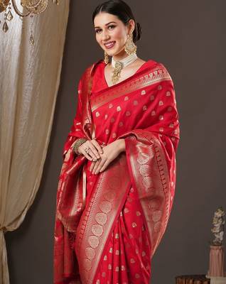 Red floral zari banarasi saree 4