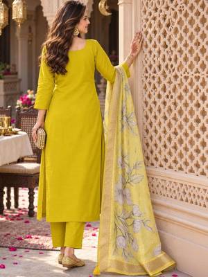 women ethnic motifs embroidered regular thread work kurta with trousers & with dupatta 4