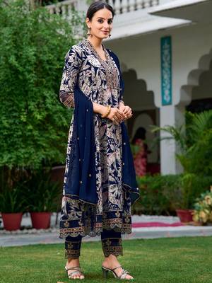 women floral printed a-line kurta with trousers & dupatta 3